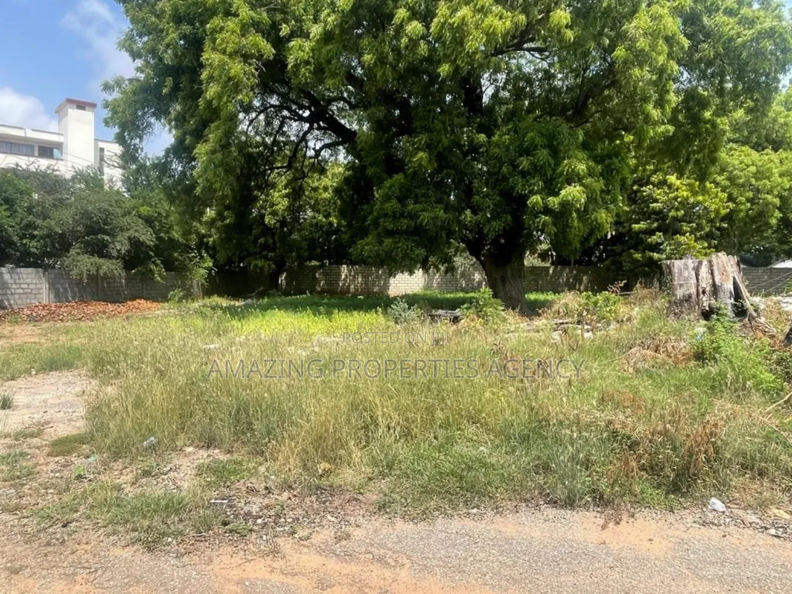 A 3 Acres at Oyarefa Main Road Side for Sale in Oyarifa