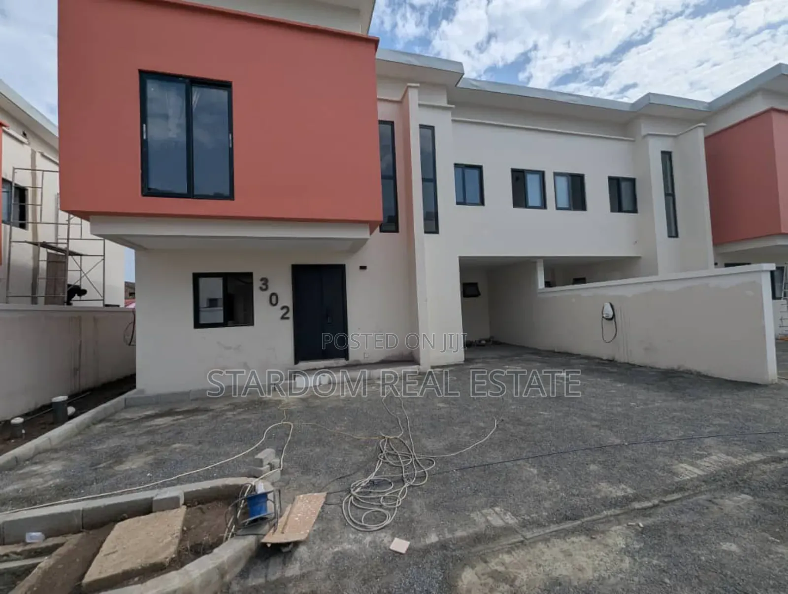3bdrm Townhouse/Terrace in Achimota for sale in Achimota
