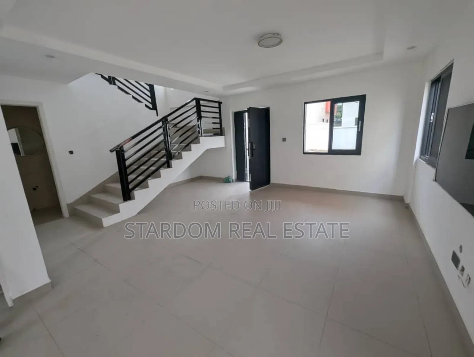 3bdrm Townhouse/Terrace in Achimota for sale in Achimota