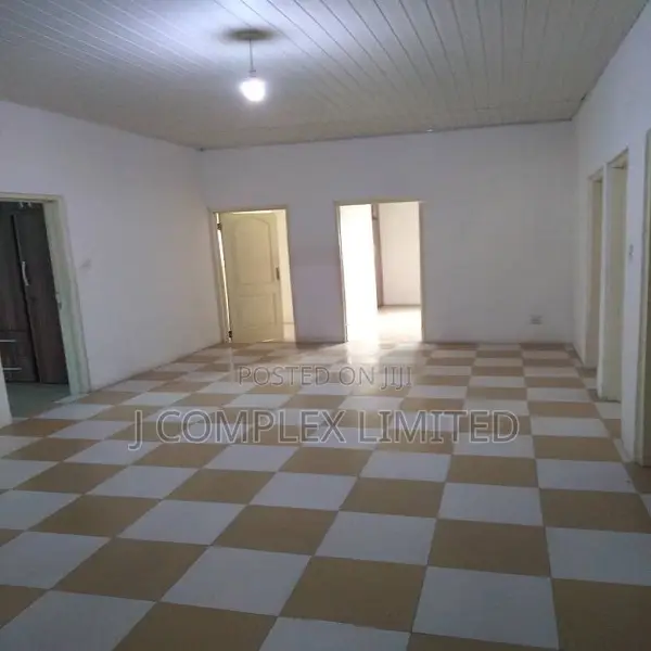 3bdrm Apartment in Nyaniba Estate for rent in Nyaniba Estate