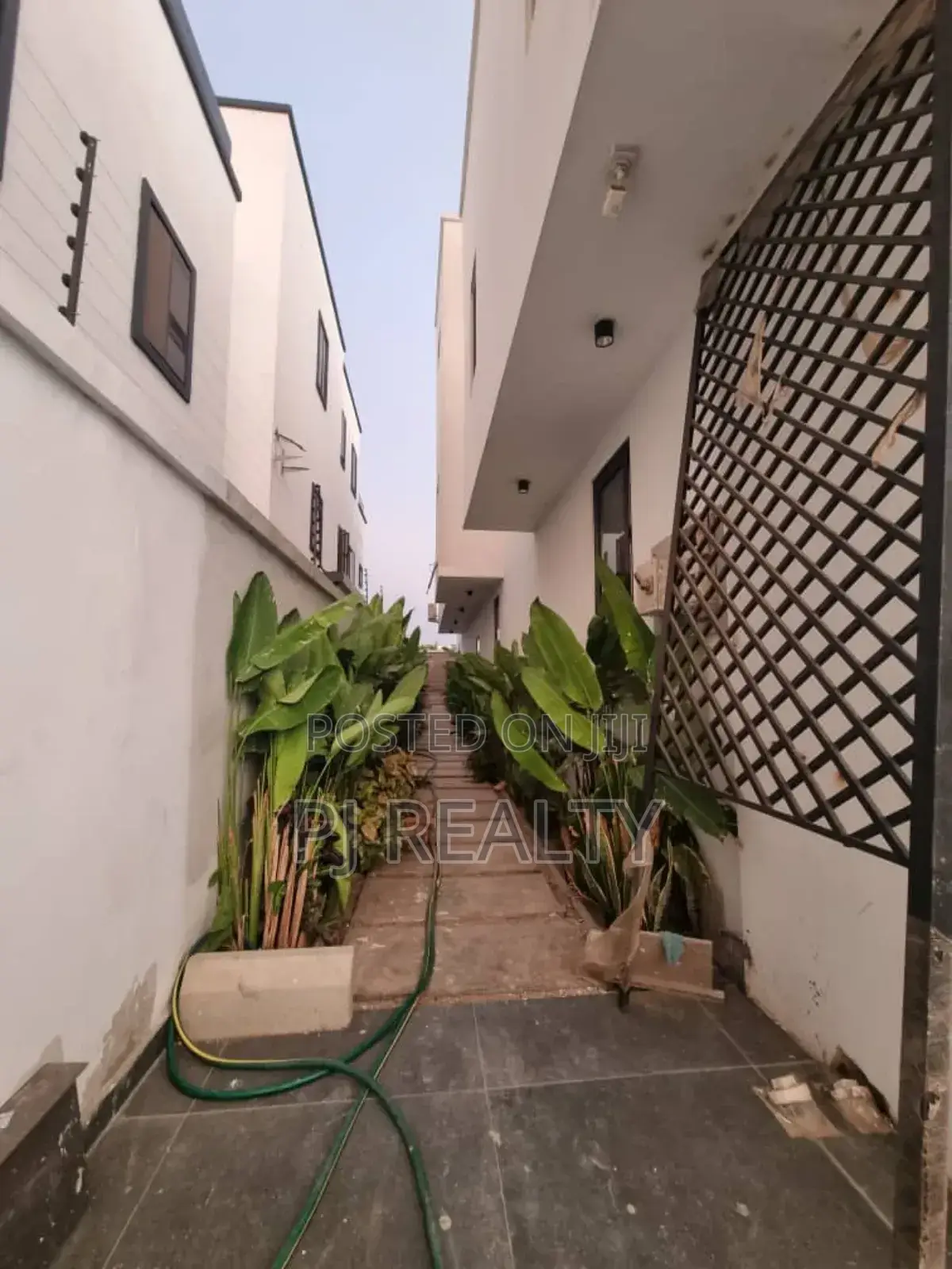 4bdrm House in Adjiriganor for sale in Adjiriganor