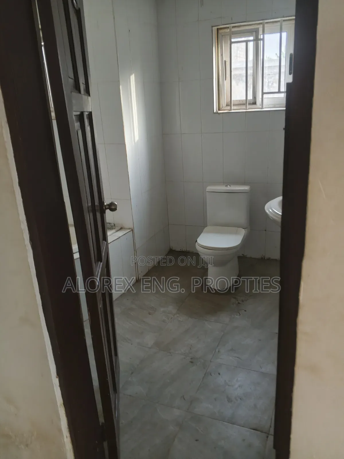 4bdrm House in Amrahia, Adenta for rent in Adenta