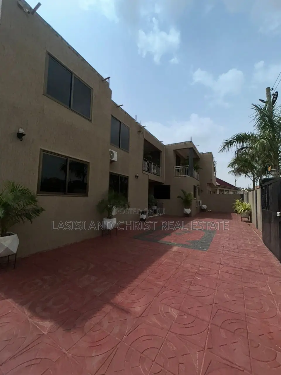 2bdrm Apartment in Lasisi And Christ, Ablekuma for rent in Ablekuma