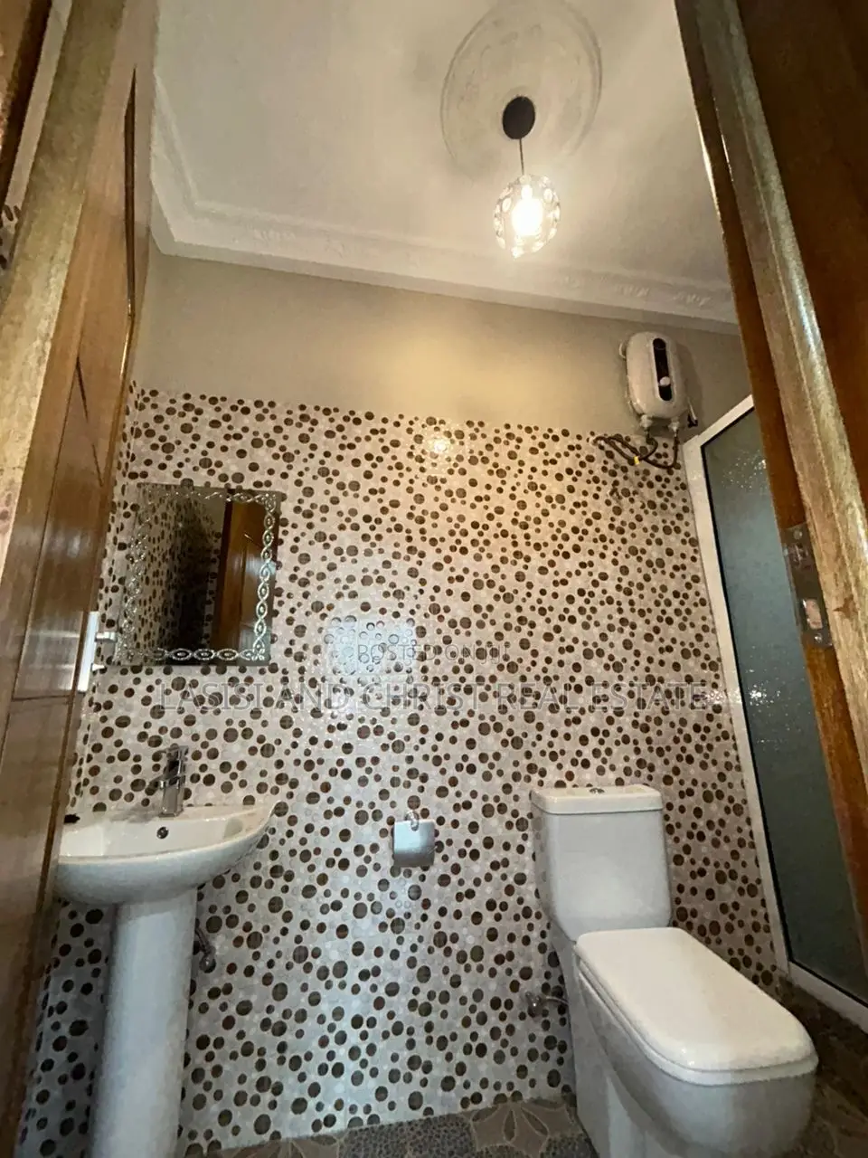2bdrm Apartment in Lasisi And Christ, Ablekuma for rent in Ablekuma