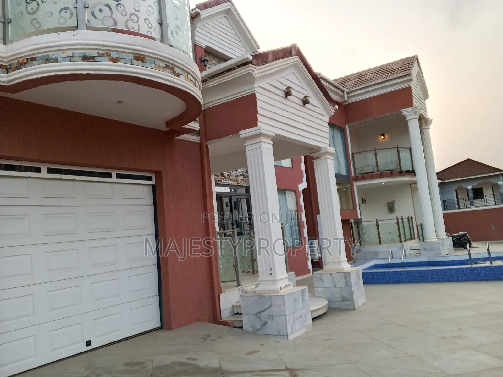 5bdrm Townhouse / Terrace in Community 18, Spintex for rent in Spintex