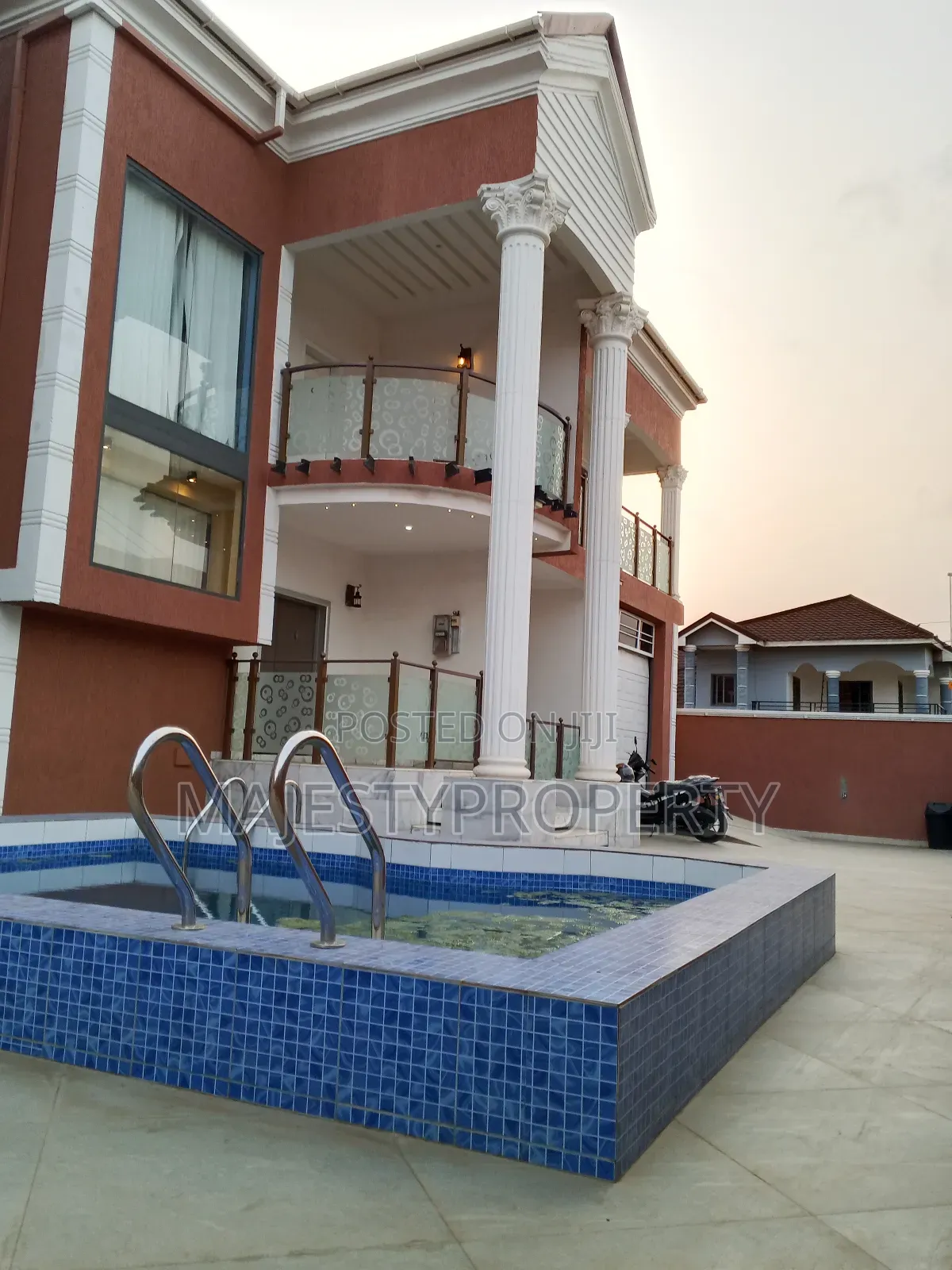 5bdrm Townhouse / Terrace in Community 18, Spintex for rent in Spintex