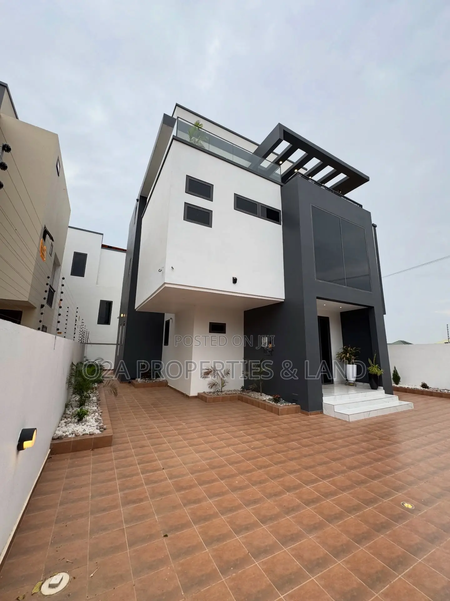 Furnished 3bdrm House in Lakeside Estate for sale in Lake Side Estate