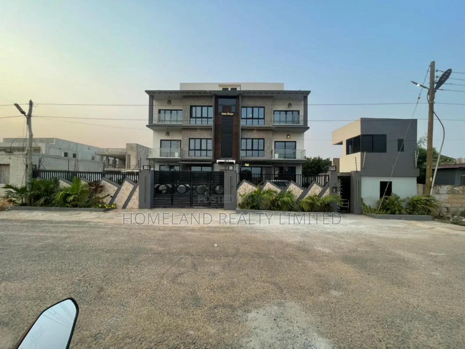 Furnished 2bdrm Apartment in Boundary Road, East Legon for rent in East Legon