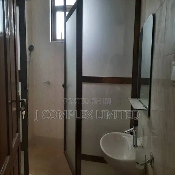 3bdrm Apartment in Airport Residential Area for sale in Airport Residential Area