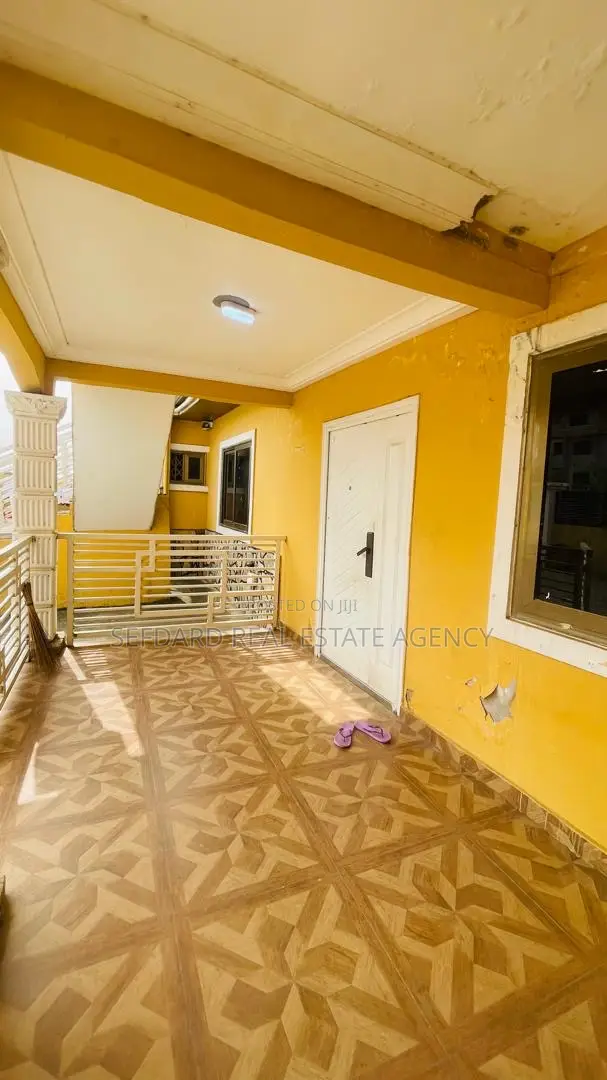 5bdrm House in Pokuase for sale in Pokuase