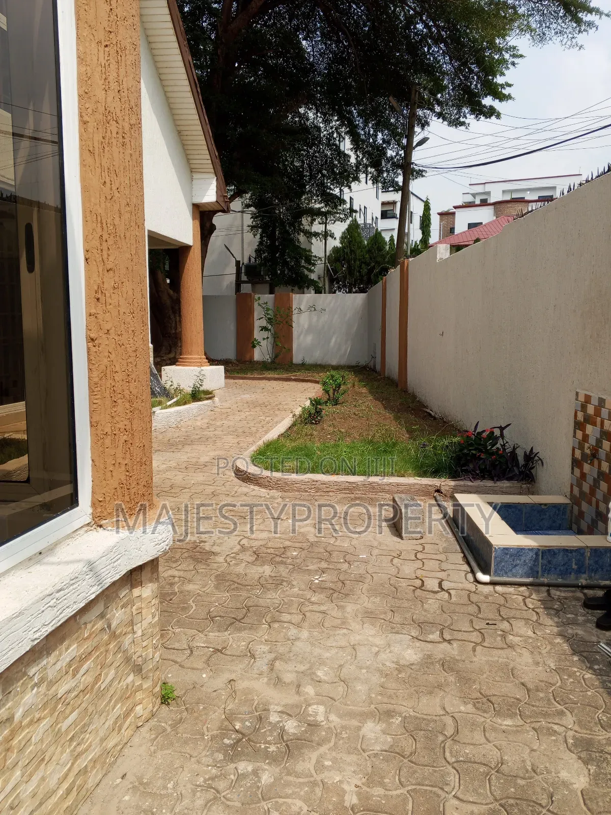 4bdrm Duplex in Airport Residential, Spintex for rent in Spintex
