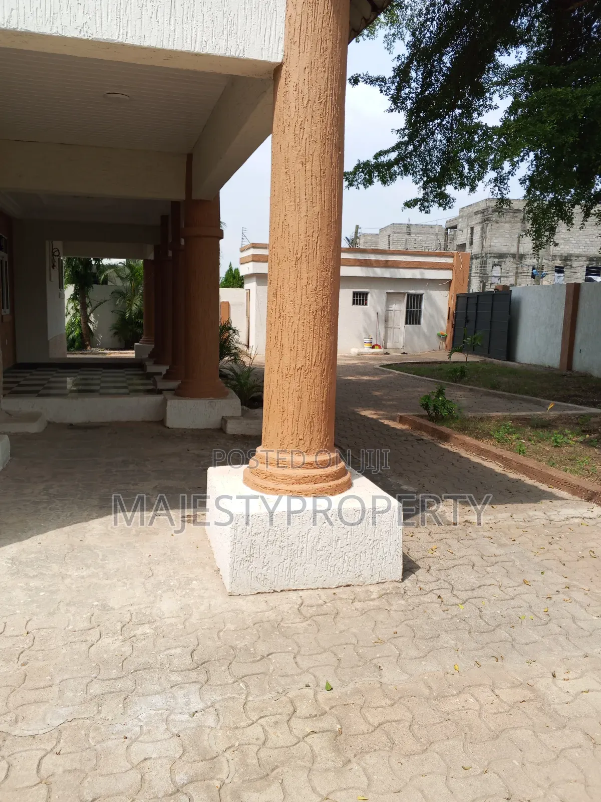 4bdrm Duplex in Airport Residential, Spintex for rent in Spintex