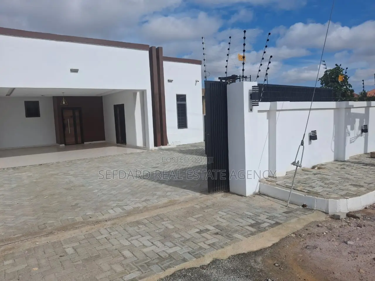 3bdrm House in East Legon for sale in East Legon
