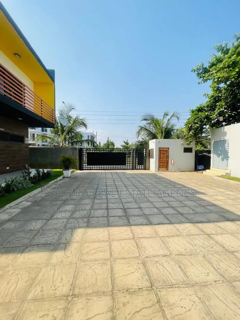 4bdrm Duplex in Abelemkpe for rent in Abelemkpe