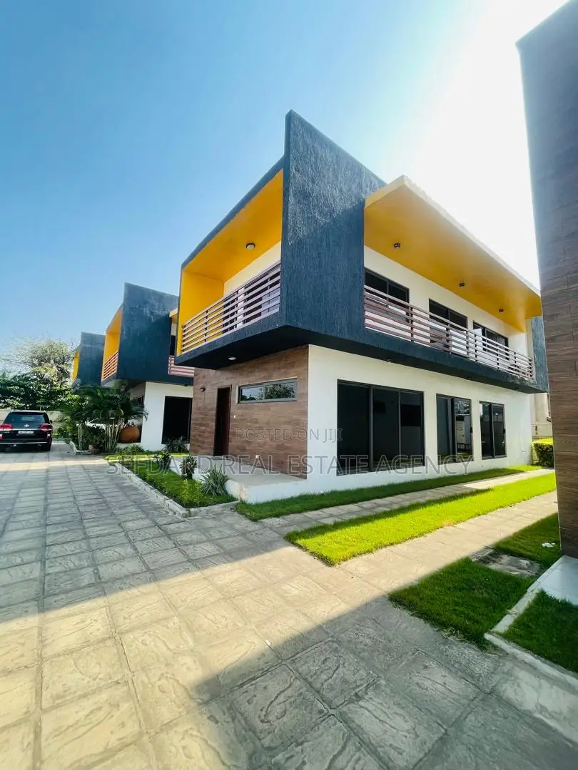 4bdrm Duplex in Abelemkpe for rent in Abelemkpe