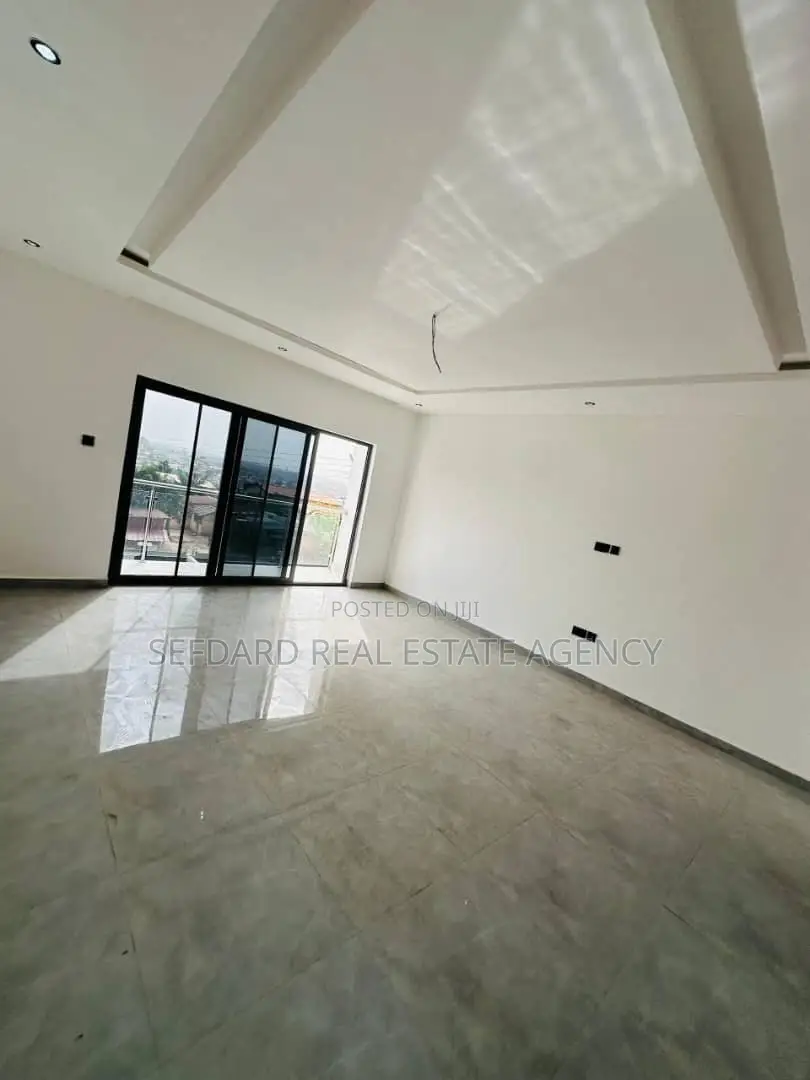 4bdrm Duplex in Pokuase for sale in Pokuase