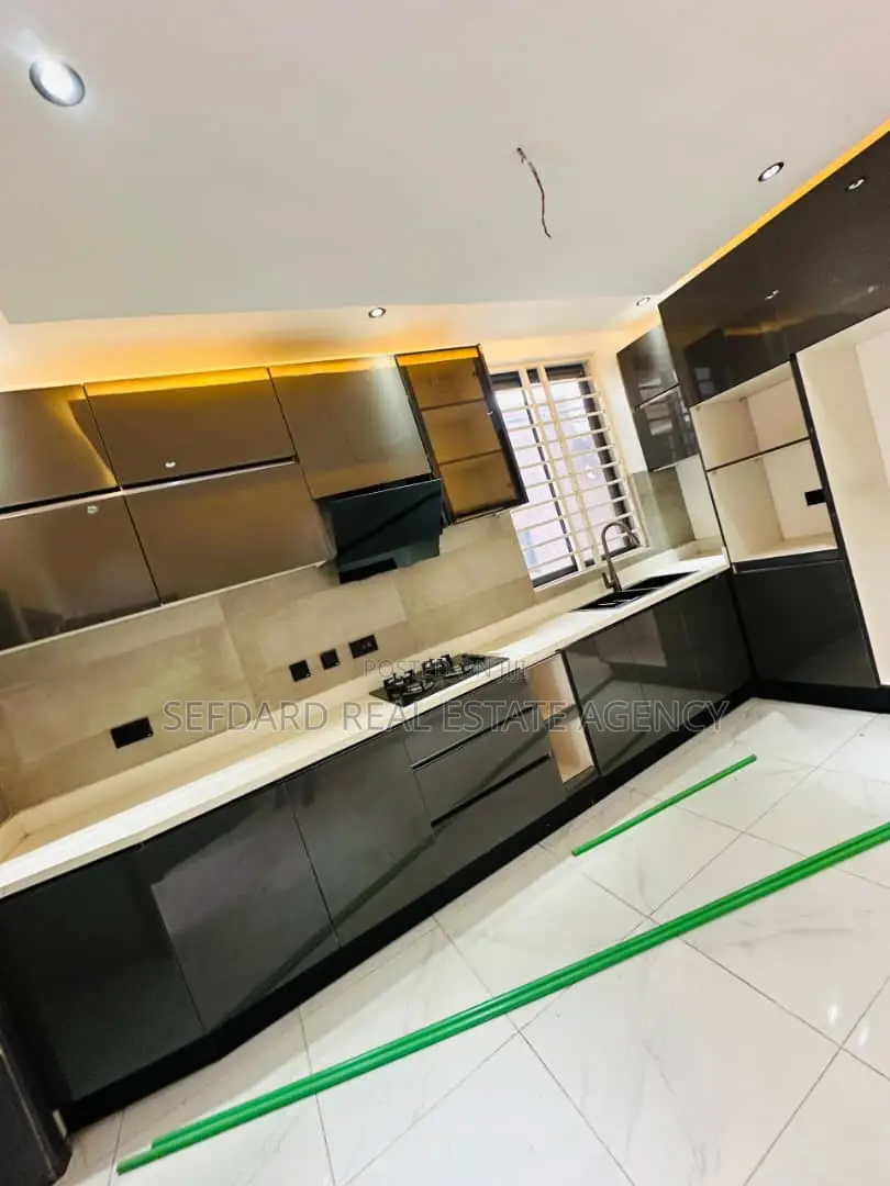 4bdrm Duplex in Pokuase for sale in Pokuase