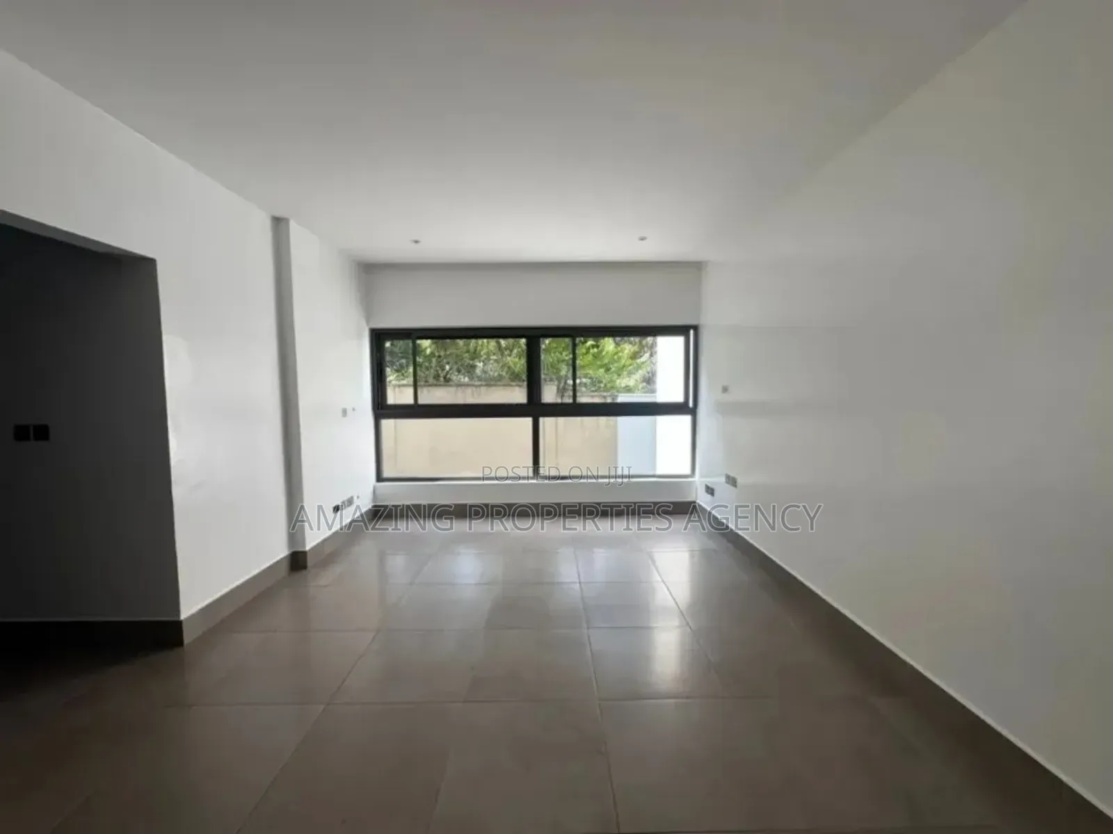 4bdrm Townhouse / Terrace in Cantonment, Cantonments for rent in Cantonments