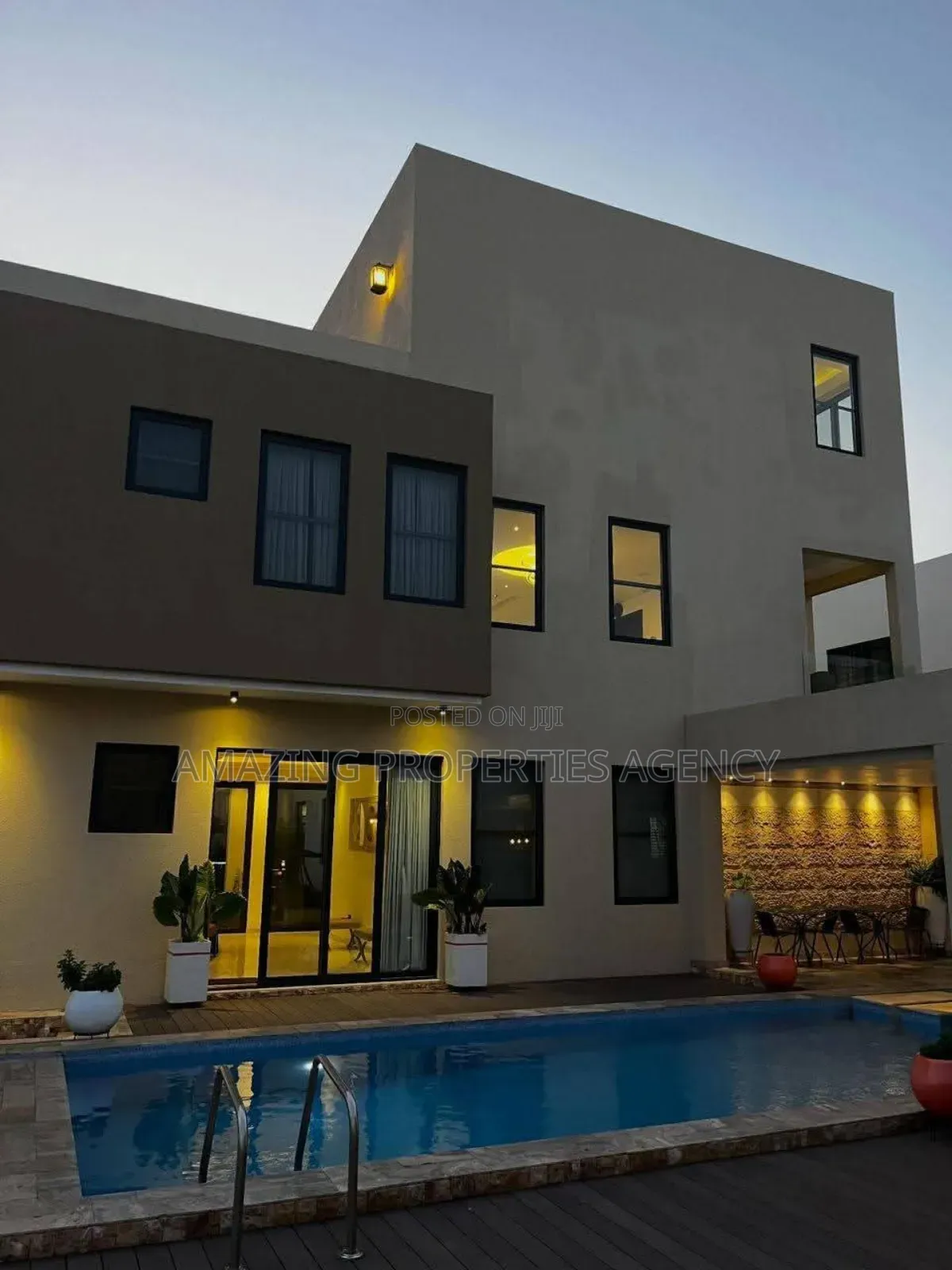 5bdrm House in East Airport for sale in Airport Residential Area