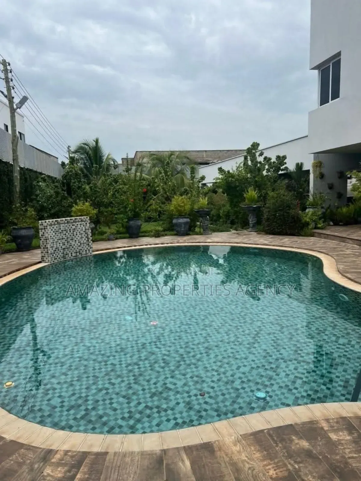 5bdrm House in Airport Hills for sale in Airport Residential Area