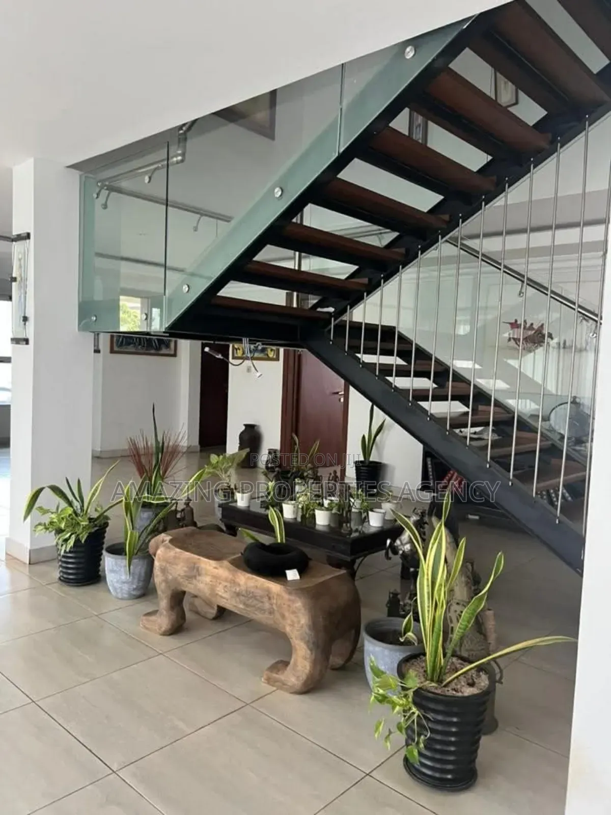 5bdrm House in Airport Hills for sale in Airport Residential Area