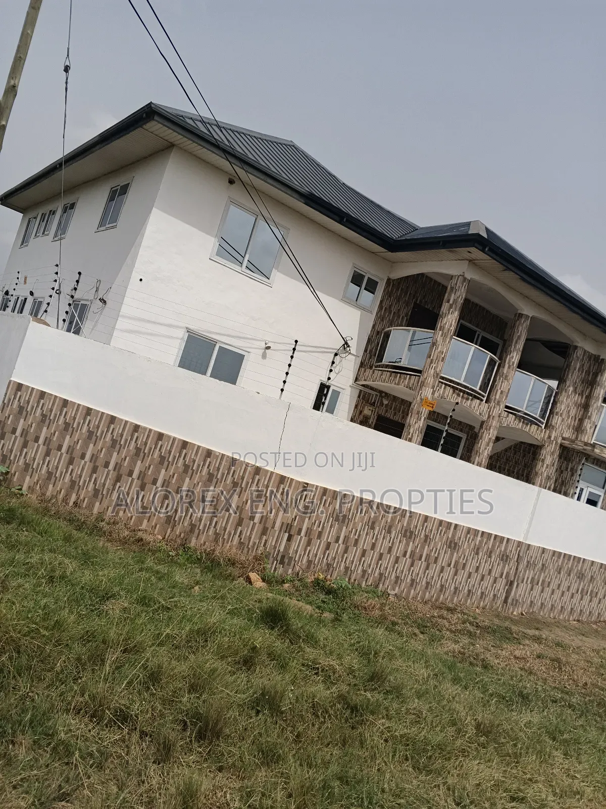 3bdrm Apartment in Amanfro, Adenta for rent in Adenta