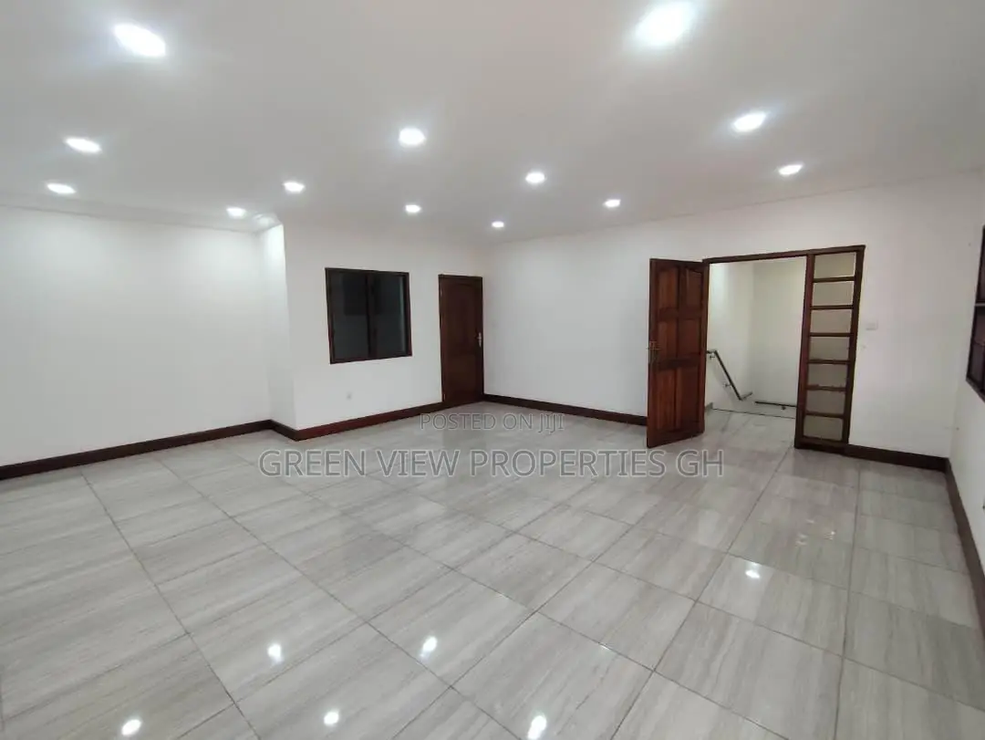15 Bedroom House Commercial Property for Rent in Shopping Arcade Area