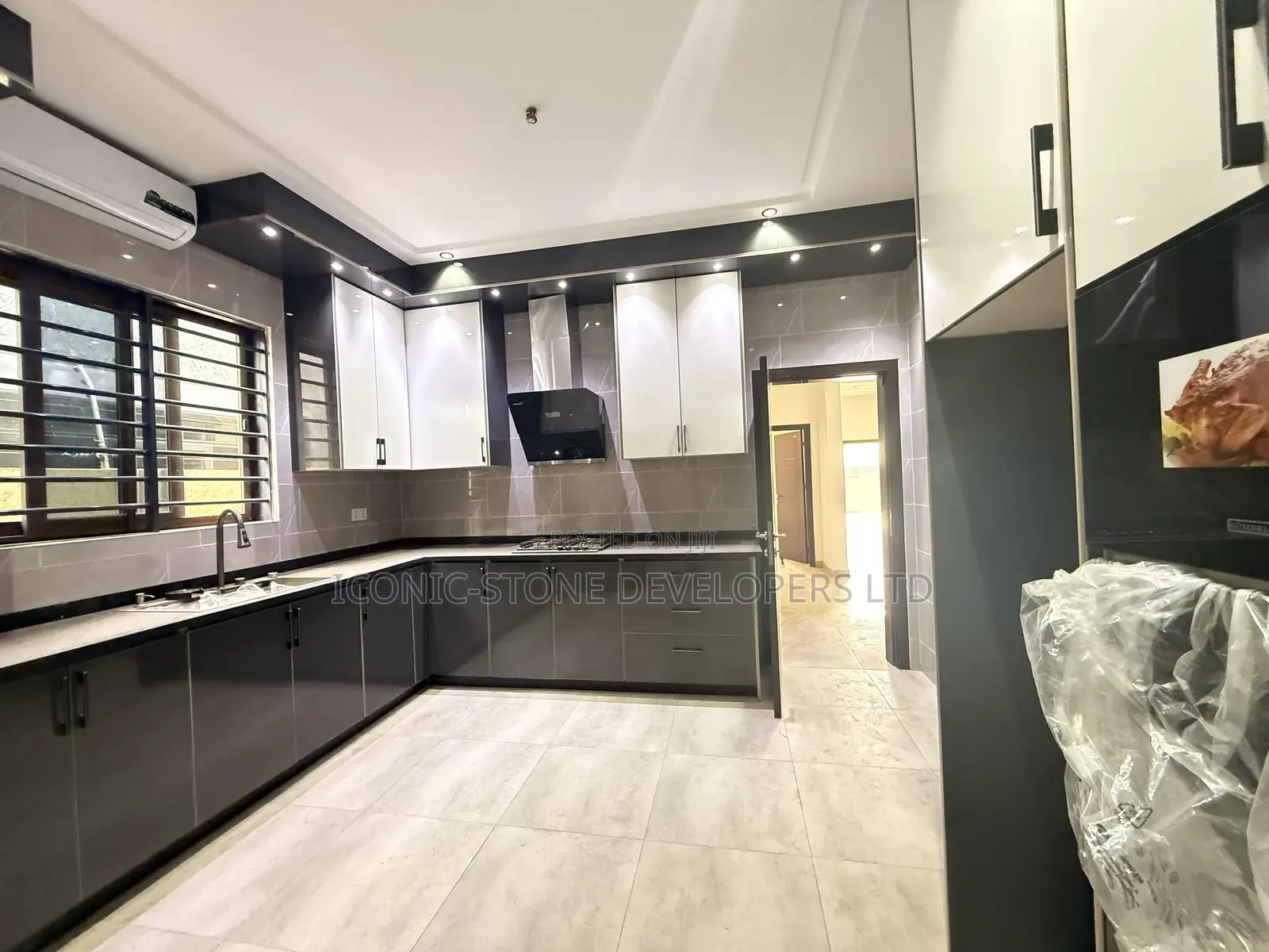 3bdrm House in Lakeside Estate for sale in Lake Side Estate
