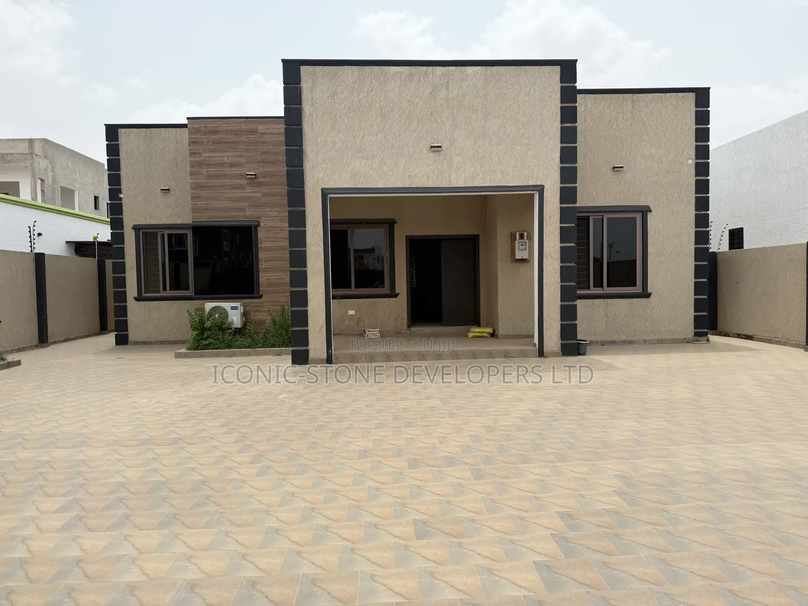 3bdrm House in Lakeside Estate for sale in Lake Side Estate