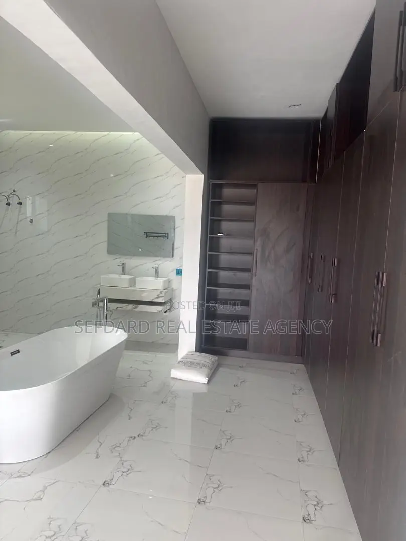 4bdrm House in Haatso for sale in Haatso