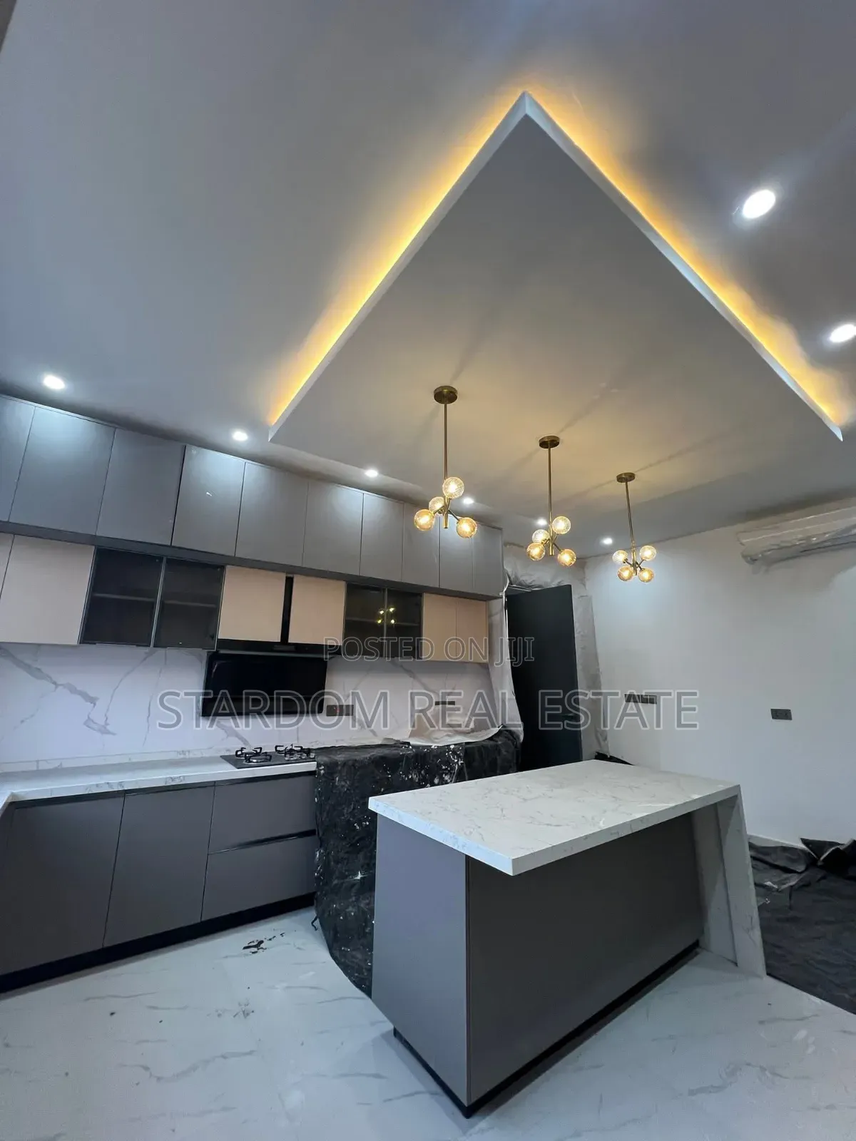 4bdrm Duplex in Adjiringanor, East Legon for sale in East Legon