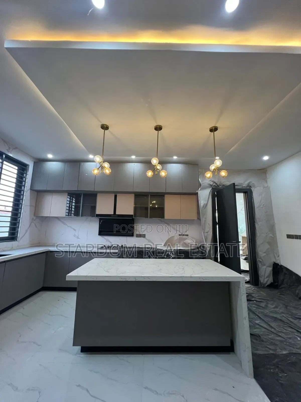 4bdrm Duplex in Adjiringanor, East Legon for sale in East Legon