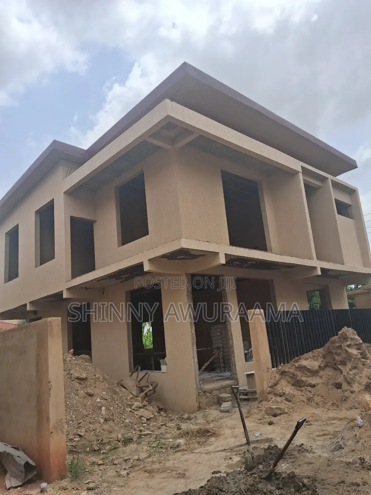 4bdrm Townhouse/Terrace in East Legon for sale in East Legon
