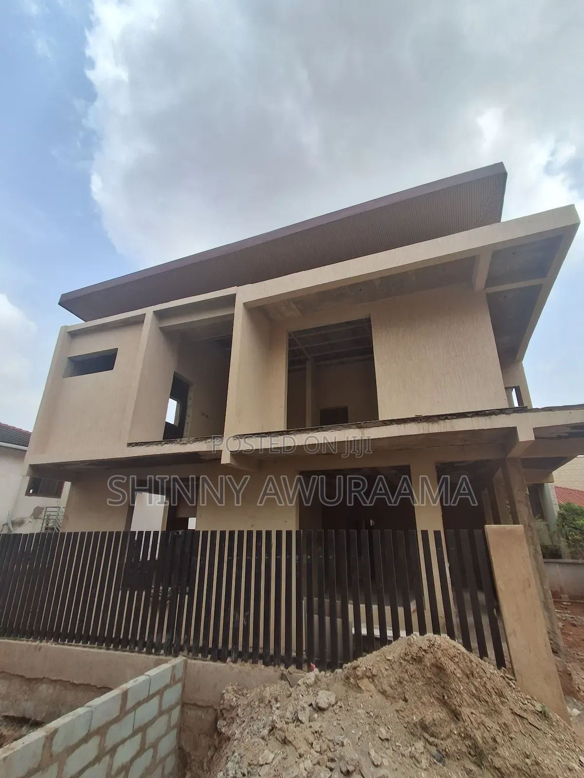4bdrm Townhouse/Terrace in East Legon for sale in East Legon