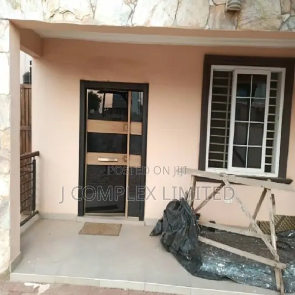 3bdrm Apartment in Dzorwulu for rent in Dzorwulu