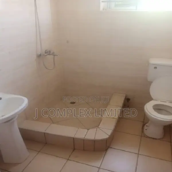4bdrm House in Dzorwulu for sale in Dzorwulu