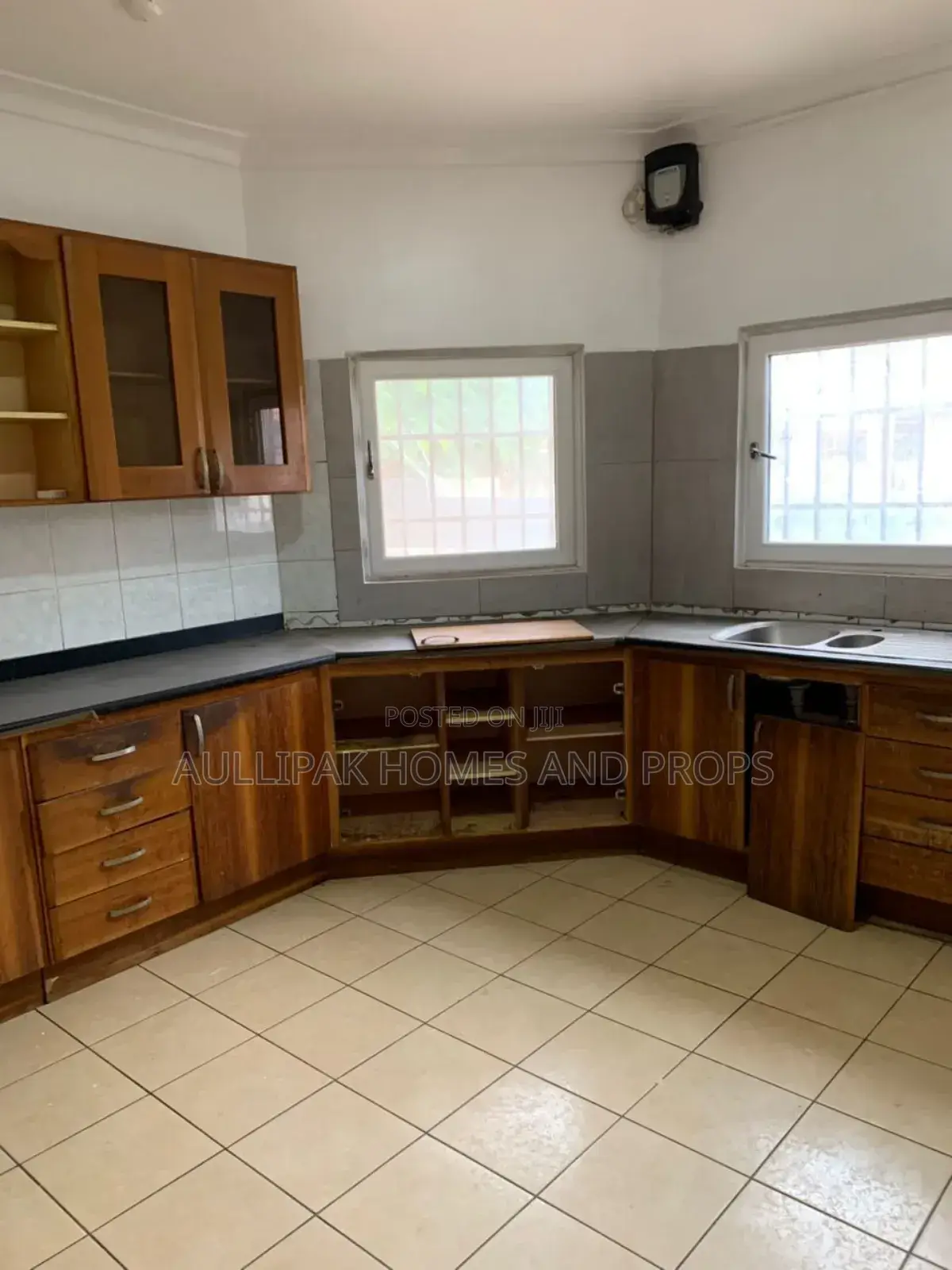 4bdrm House in Comm. 1, Accra Metropolitan for rent in Accra Metropolitan