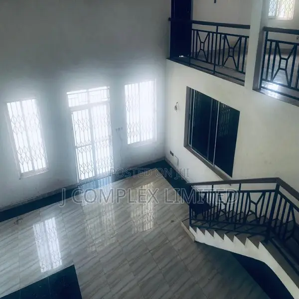 5bdrm House in Dzorwulu for sale in Dzorwulu