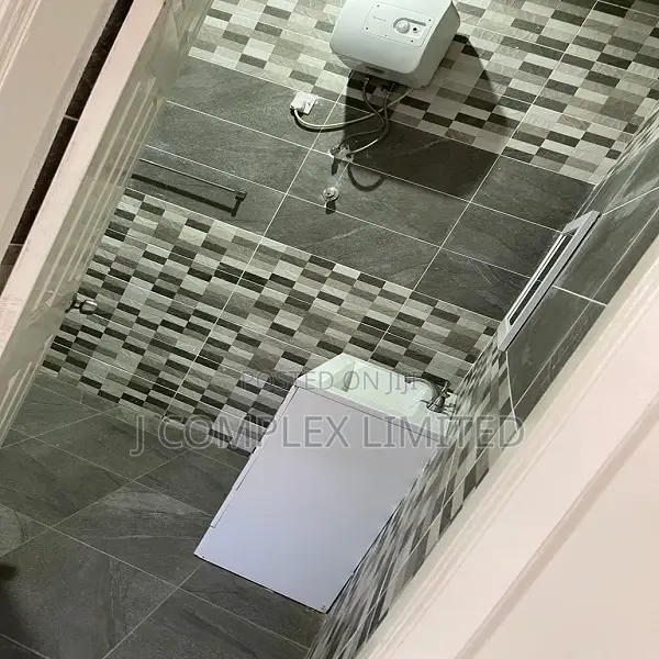 5bdrm House in Dzorwulu for sale in Dzorwulu