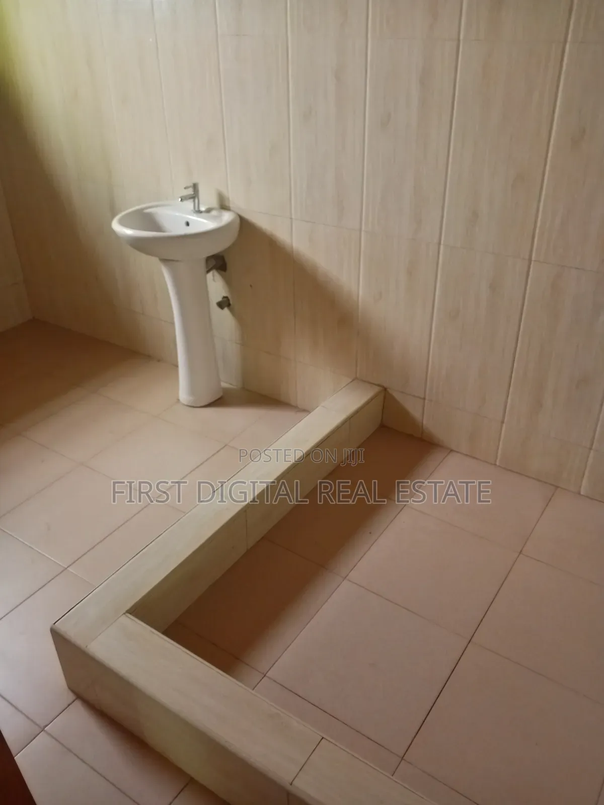 Chamber and Hall Self Contain for Rent at Adade in Kasoa