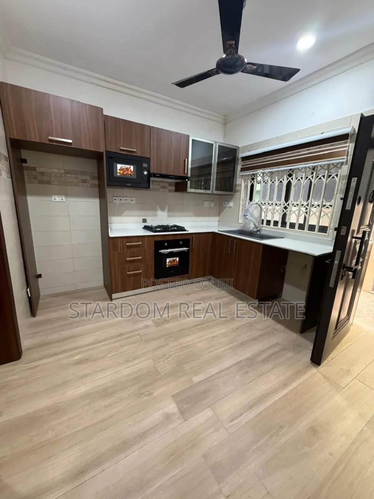 3bdrm Duplex in Baatsona Ecobank, Spintex for rent in Spintex