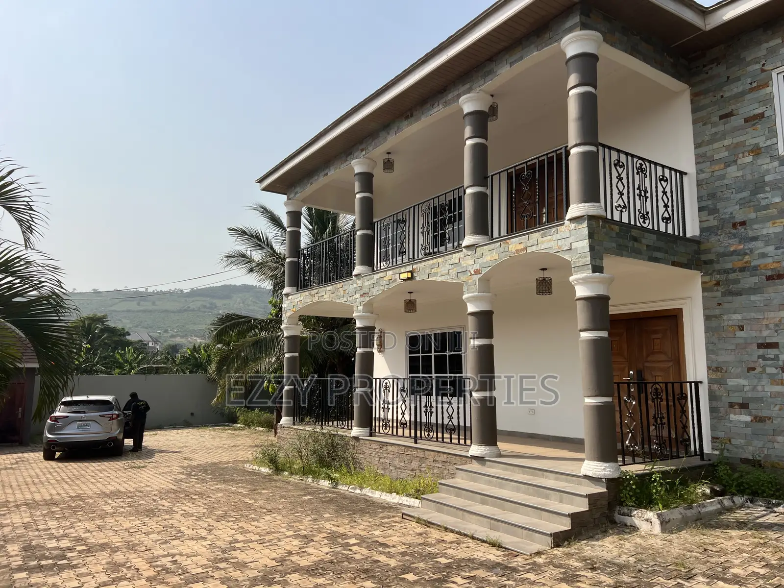 5bdrm Duplex in Oyarifa for rent in Oyarifa