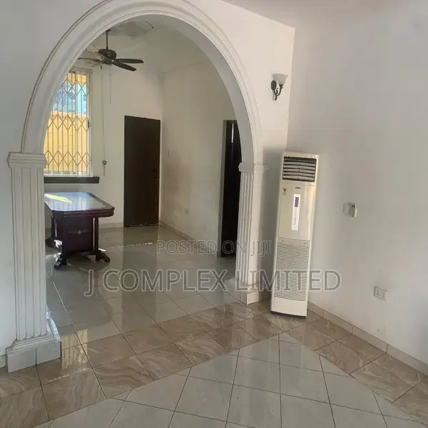 3bdrm Apartment in Coffee Shop Area for rent in Coffee Shop Area