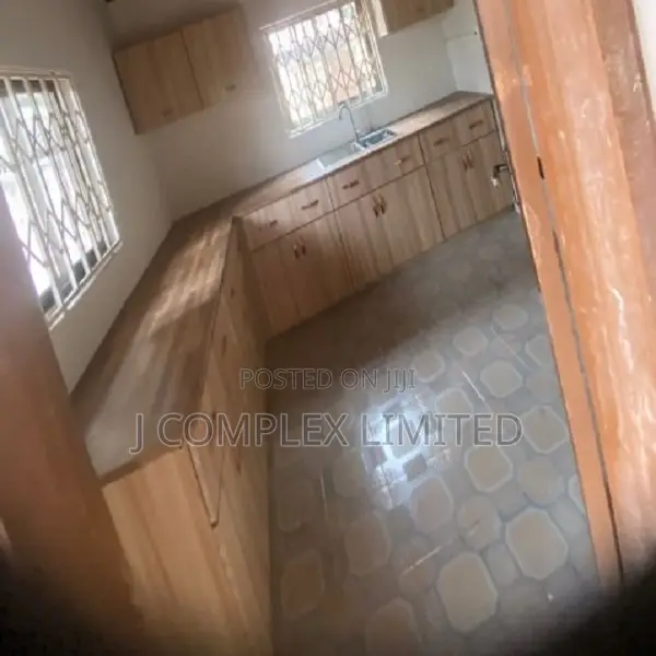 3bdrm Apartment in Coffee Shop Area for rent in Coffee Shop Area
