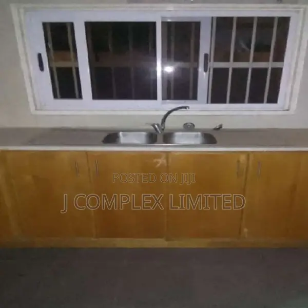 3bdrm Apartment in Coffee Shop Area for sale in Coffee Shop Area