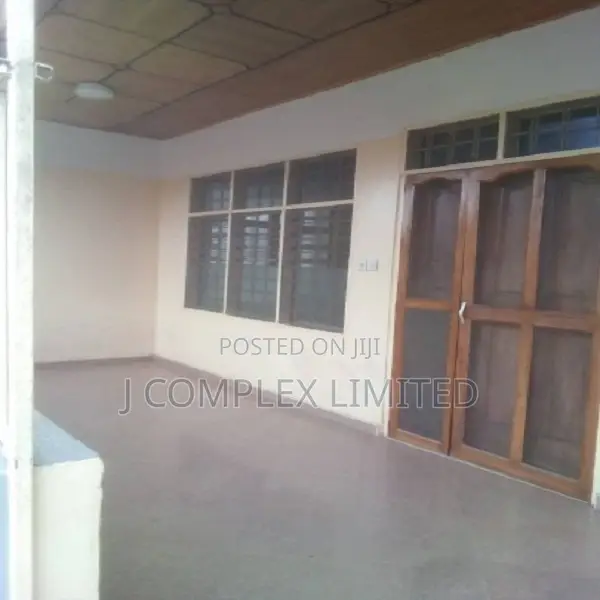 4bdrm House in Coffee Shop Area for rent in Coffee Shop Area