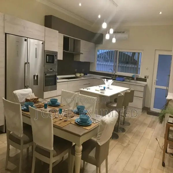 5bdrm House in Coffee Shop Area for rent in Coffee Shop Area