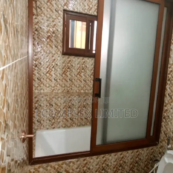 5bdrm House in Coffee Shop Area for rent in Coffee Shop Area