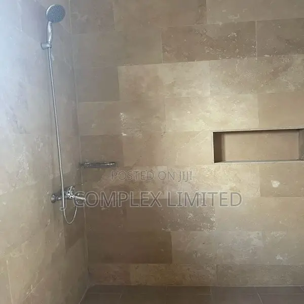 4bdrm House in Coffee Shop Area for rent in Coffee Shop Area