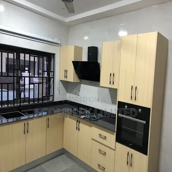 4bdrm House in Coffee Shop Area for rent in Coffee Shop Area